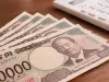 70歳の両親は2人で「年金40万円」「貯蓄2000万円」ですが“経済的に不安”とのこと…余裕があると思うのですが「世の中の平均」より少ないのでしょうか？ 実際のデータと比較