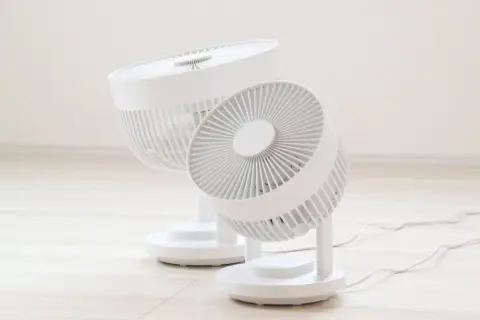4人家族で夏場は毎日エアコンを使用。友人から「サーキュレーターを併用するとエアコン代が安くなる」と聞きましたが、1ヶ月でどれくらい節約できるのでしょうか？