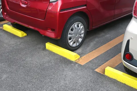 病院の駐車場を利用したところ、会計後に“駐車料金”が発生していることに気づきました。受診者向けの“割引処理”を忘れたのですが、“通常料金”を全額支払うしかないのでしょうか？