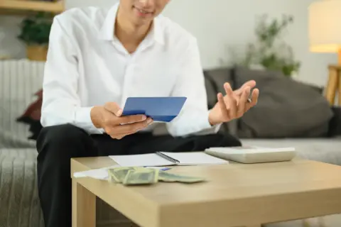 母（70代）が相続対策のつもりで1000万円ほどタンス預金していることが分かりました。「手元に置いておけば税務署にバレない」と言っているのですが、本当に税務署には把握されないのでしょうか？