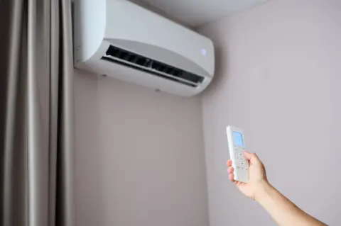 在宅勤務で7月の電気代が「8000円」増えました。会社に光熱費を請求することはできるのでしょうか？