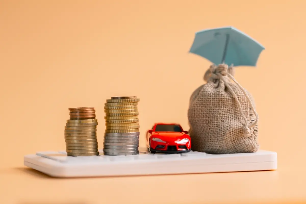 長年乗った車を半年前に手放したのですが、自動車保険を解約し忘れていました。乗っていない期間の保険料は返ってくるでしょうか？