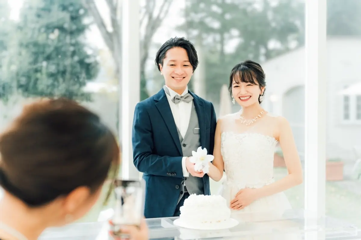 2人で“貯金100万円”なのに「結婚式は300万円かけて豪華にする」という彼女…「安い式は招待客に失礼」「両親の援助とご祝儀で何とかなる」と言いますが、予算がなくてもお金をかけるべきでしょうか？