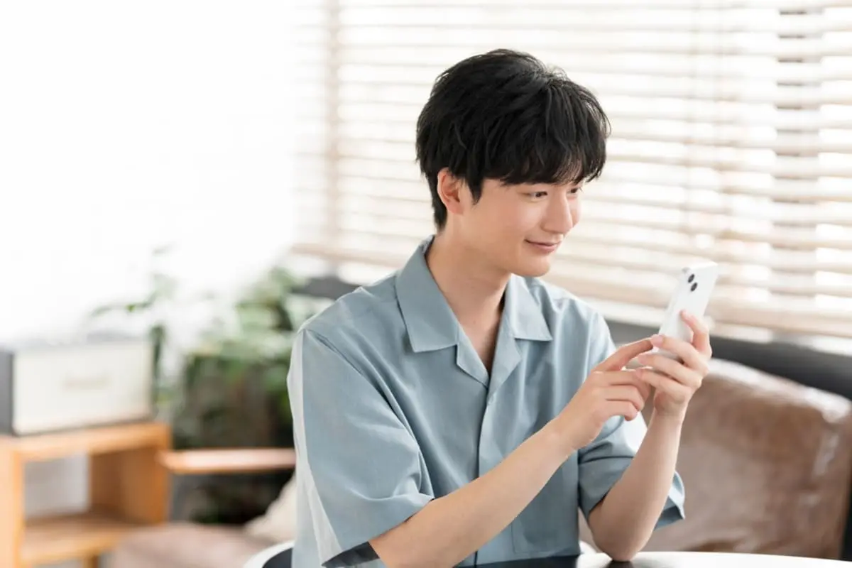 おいが好きな配信者に毎月「2万円」投げ銭をしていると知ってビックリ。もう社会人なので使うお金は自由ですが、趣味に使う金額としては多すぎではないですか？