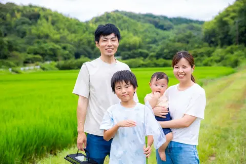 ママ友に「義実家の帰省は3日で1万円包む」と聞き衝撃！ 交通費だけで「往復6万円」なのでお金を渡していませんが“非常識”だったでしょうか？ これ以上の出費は厳しいですが、今後は渡すべきですか？