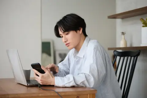 息子が「スマホを買って送るだけで5万円稼げる」と“購入代行”の副業を始めるそうです。「簡単だから大丈夫」と言いますが、本当に安全なのでしょうか…？
