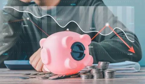 50歳の夫が「オルカンに1000万円」を一括投資！「10年で1600万円になる」と言いますが、そんなに上手くいきますか？ 生涯枠「1800万円」以内なら、リスクや税金も大丈夫でしょうか？