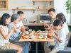娘夫婦が孫を連れて毎週末、わが家で夕食を食べるのが恒例に。夫は「孫に会えるからいい」と言いますが、1年間ではどれくらいの負担になるのでしょうか？