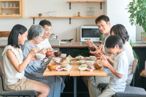 娘夫婦が孫を連れて毎週末、わが家で夕食を食べるのが恒例に。夫は「孫に会えるからいい」と言いますが、1年間ではどれくらいの負担になるのでしょうか？