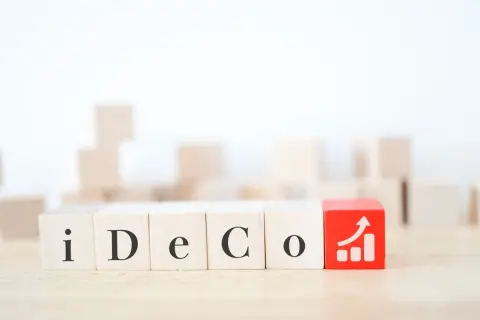 会社員「年収600万円」ですが、12月から“iDeCoの掛金”を増やせると聞きました。毎月「2万円」「6万円」で、老後資金や節税額はどれだけ変わるでしょうか？ 注意点も解説