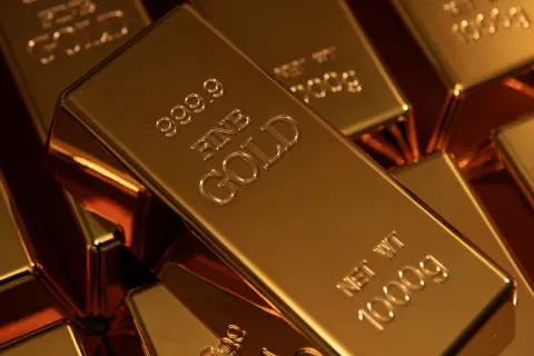 父からの手渡し「現金500万円」を“純金”に換えてタンスの奥に！ 将来「グラム5万円」まで上がれば“1000万円”になりますし、現物なら税務署にバレませんよね？「財産隠し」のペナルティとは