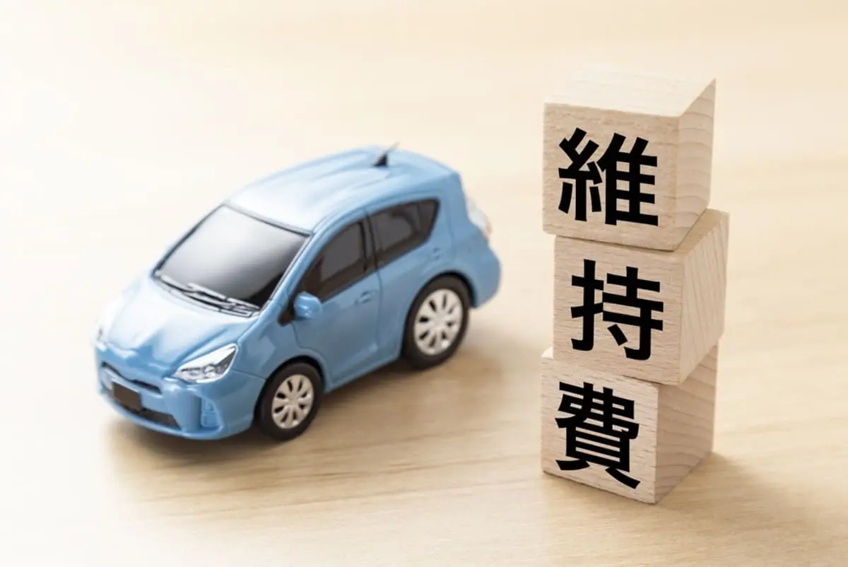 妻は「軽自動車のN-BOXで十分」と言いますが、私は普通車の「シエンタ」に乗りたいです。維持費は年間でどれくらい変わるのでしょうか？