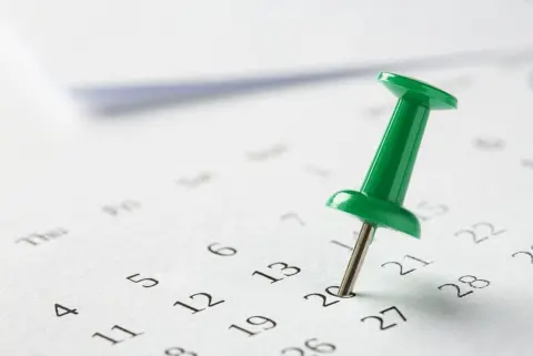 お盆休みを「9連休」にする代わりに、8月は“土曜2回”が出勤日に…休日出勤なので「割増賃金35％」と思いきや“振替休日・代休”で扱いが違うって本当ですか？「月給30万円」のケースで解説