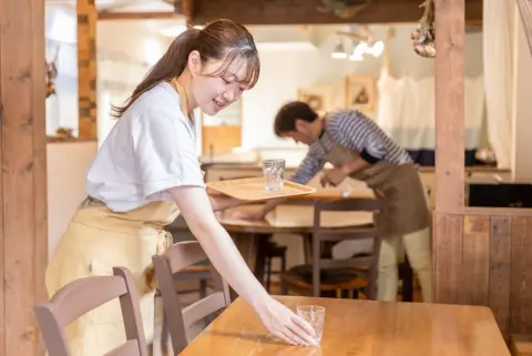副業禁止の会社で副業をしています。会社にバレた場合、解雇されますか？