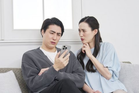 スマホ代が毎月「1万円」程度ですが、端末代・通信料・オプションの内訳が分かりません…。まず何を確認すべきでしょうか？