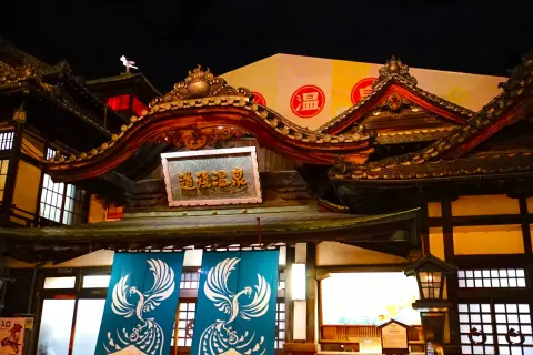 『千と千尋の神隠し』油屋の経営は儲かる？現代の温泉旅館に置き換えて売上を試算