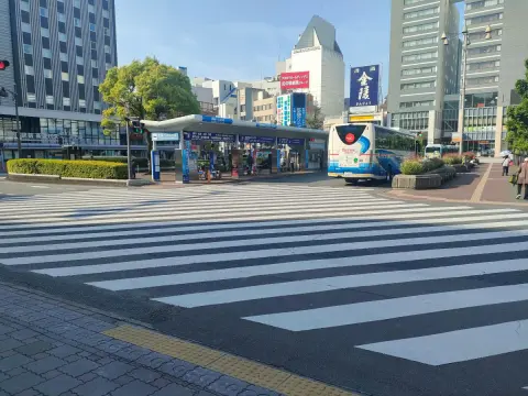 徳島から「大阪・神戸」まで約2時間！「明石海峡大橋」開通で便利になった反面“週末関西旅行”で、地元産業が衰退!? 若年層の流出、フェリー会社の廃業…「直面する課題」を在住ライターが解説