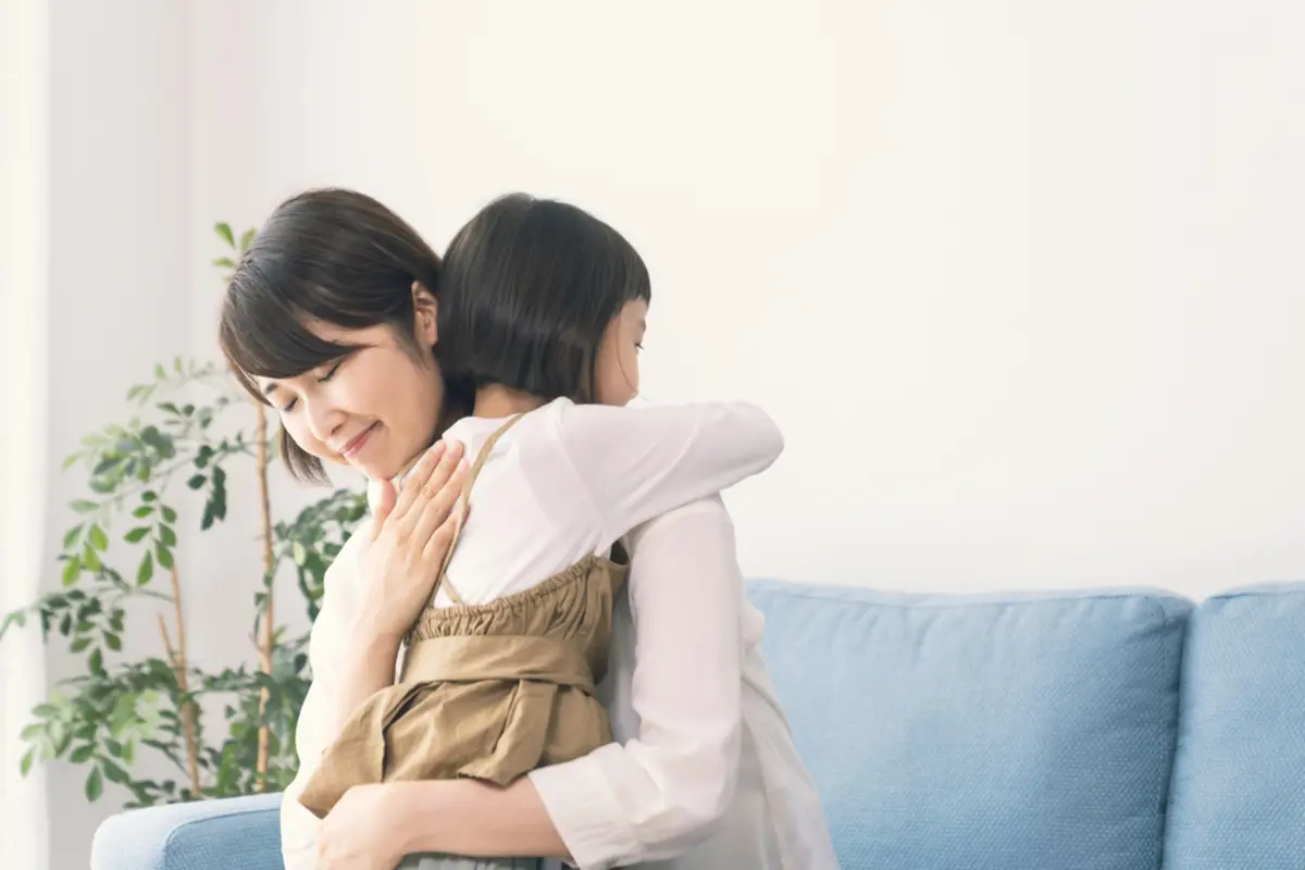 「未婚シングルマザー」の友人は手厚い給付金をもらえているのに、夫と「死別」して必死に働く私は所得制限で1円ももらえません。同じひとり親なのに待遇が違いすぎて驚いています。私でも追加でもらえる給付金はないのでしょうか？