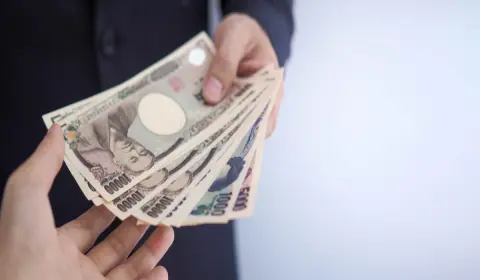 父の財産は「5000万円」。母は「今から毎年100万円ずつ子どもに渡せば相続税を減らせる」と言いますが、生前贈与を続けると本当に節税になるのでしょうか？