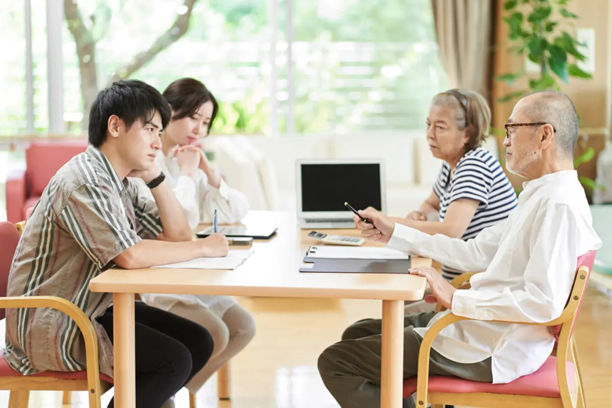 実家相続で“不動産会社”の「更地にして売れば3000万円の控除が使えます」を信じた悲劇…兄弟3人では「1人2000万円」に減額される!? 税金で損しないために、注意が必要な「人数の壁」