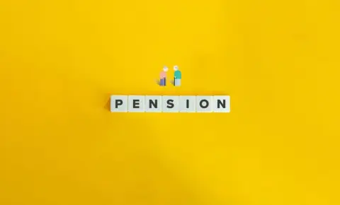 定年後に「昔の会社から企業年金がもらえる」と知った父。国の年金を受け取り始めていても、企業年金は別に請求できるのでしょうか？