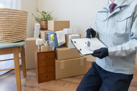 一人暮らしの引っ越しで「5万円」の見積もりでした。引っ越し先は車で10分ほどなのですが妥当でしょうか？ 引っ越し料金は何によって決まるのでしょうか？