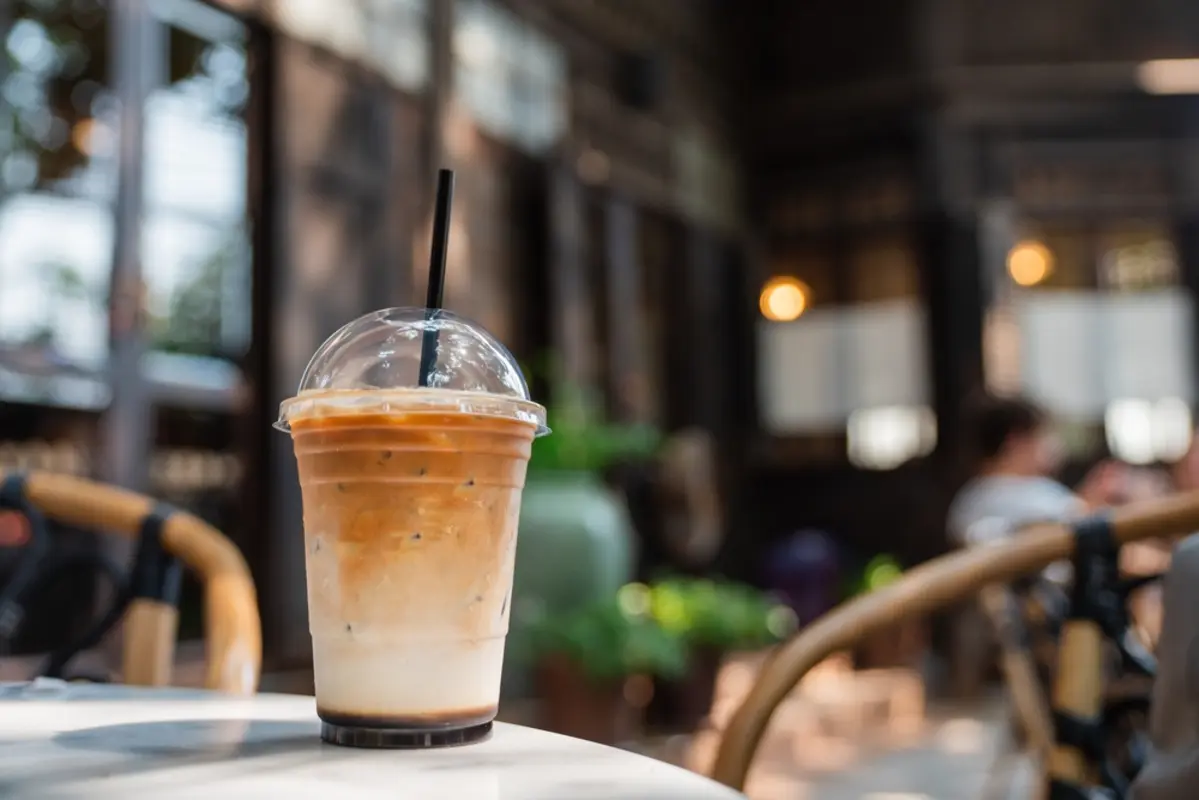 定年後の父が、毎朝コンビニでコーヒーを買うことさえ「ぜいたくだ」とやめてしまいました。現役時代に老後資金を準備してきたのに、退職後は小さな楽しみまで我慢する必要があるのでしょうか？