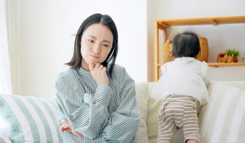 「私は年収106万円未満だから対象外」だと思ってたのに…夫に「10月から106万円の壁がなくなる」と言われショック！ 今後は「時給1050円×週20時間」でも社会保険の対象に？ 要件・天引き額を確認
