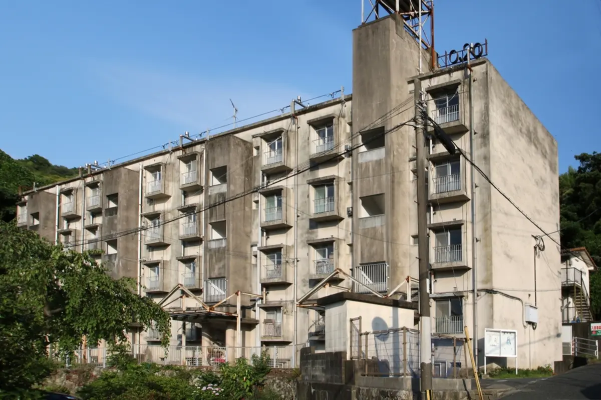 都営住宅で一人暮らしをする母。通院や買い物のため、「300万円」の車を買ってあげる予定です。都営住宅に住みながら高額な車を所有すると、家賃や入居条件に影響するのでしょうか？