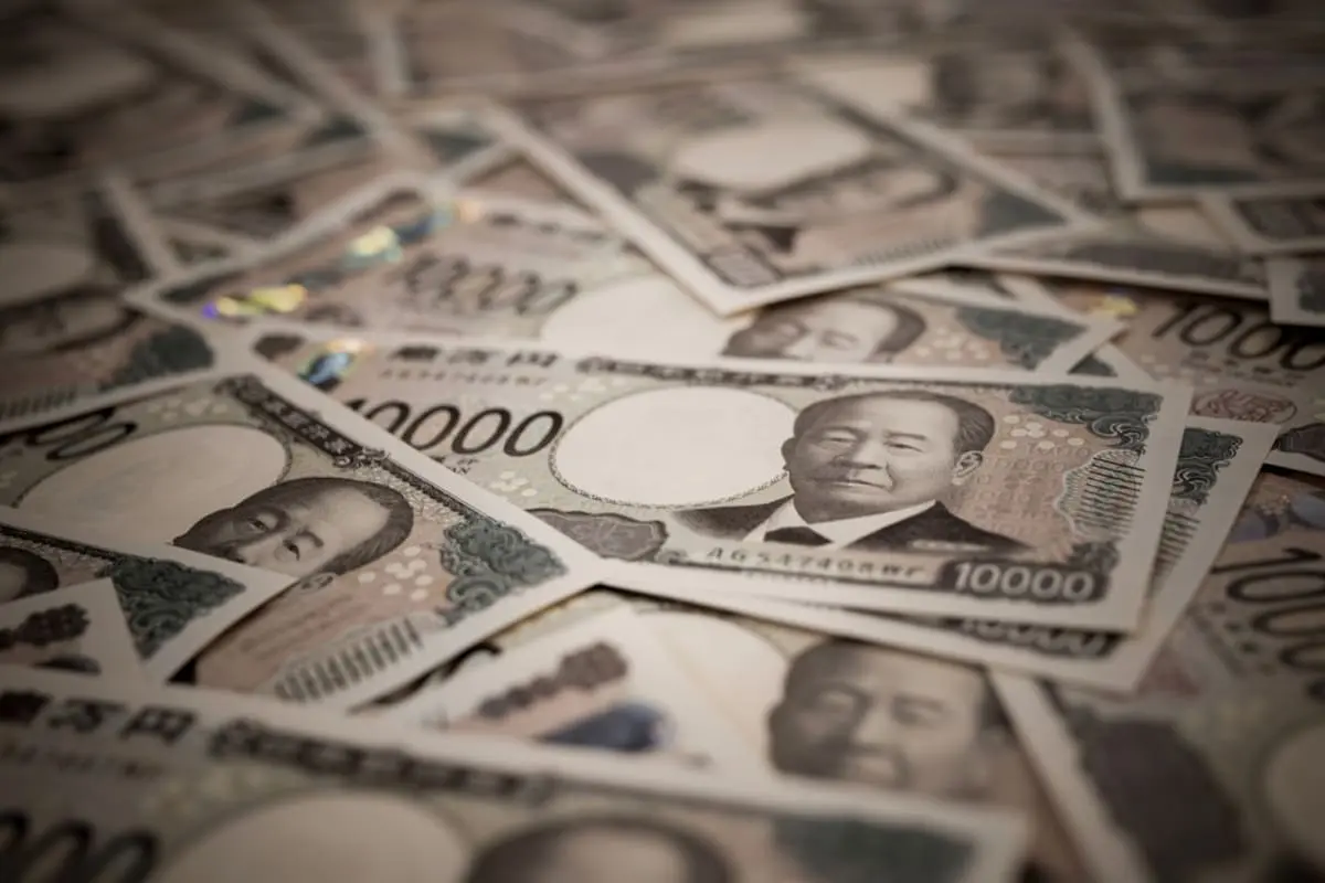 台風で実家が浸水し、タンス預金の「100万円」が水浸しに…。乾かす途中でお札が破れてしまいましたが、日本銀行で全額交換してもらえるのでしょうか？