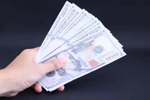 同居する母の生活費として毎月「5万円」を渡しています。親子間のお金でも「贈与」になるケースはあるのでしょうか？