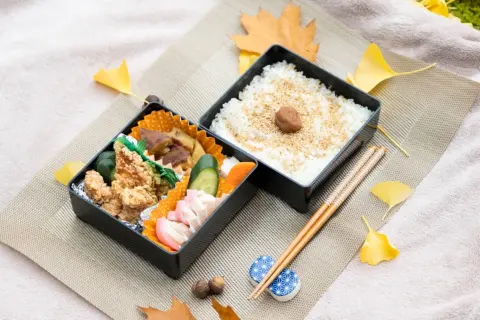 退職後の夫が、昼になると毎日コンビニへ行き、弁当と缶ビールを買って公園で時間を潰しています。家で食べればほとんどお金はかからないのに、月1万円以上の“ひとり時間代”を使い続けても大丈夫なのでしょうか？