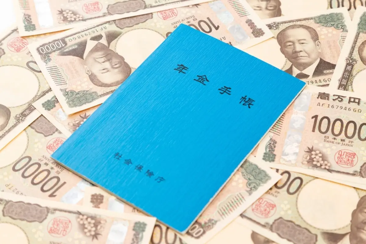 「男の健康寿命なんて73歳だから」と、年金20万円を「60歳から15万円」で“繰り上げて受け取る”という父…平均寿命は81歳ですが「元気なうちにお金を使う」なら、早めが得なのでしょうか？