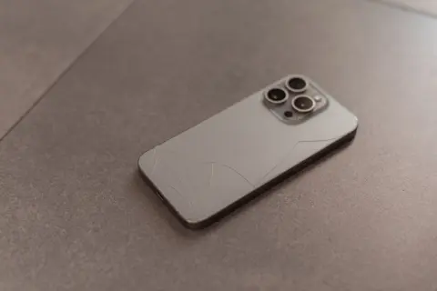 【実録】iPhone17を「月1円×2年＝24円」でレンタル！「返却時に小さな傷でも2万円請求されて損」と聞くけど、実際“追加請求”は発生した？ 購入のほうが安い？ 筆者のリアルな感想