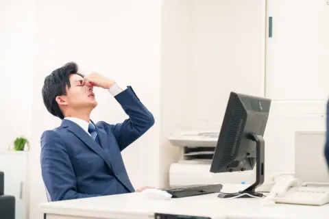 念願の「部長」に昇進し、基本給が5万円アップした夫！ しかし「残業代」が全額カットされた結果、なんと“平社員の部下”より手取りが少なくなっていて絶望……。管理職はやっぱり断るべきなのでしょうか？