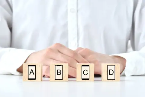 8年前から同じ料金プランを使い、毎月「8500円」払っています。月3GB程度しか使わない場合、古いプランを残すメリットはあるのでしょうか？