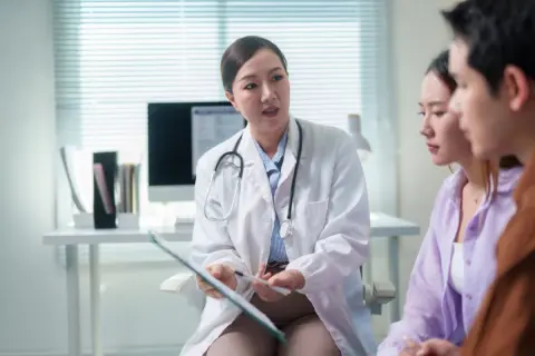 健康診断で「要再検査」と判定されました。会社の健診は無料でしたが、再検査の費用も会社に負担してもらえるのでしょうか？