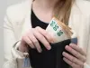 年金暮らしの義母から「普通、子どもは親にお小遣いを渡すもの」と言われました。親へのお小遣いは本当に一般的なのでしょうか？ 渡すとしたら、月いくらくらいが相場ですか？