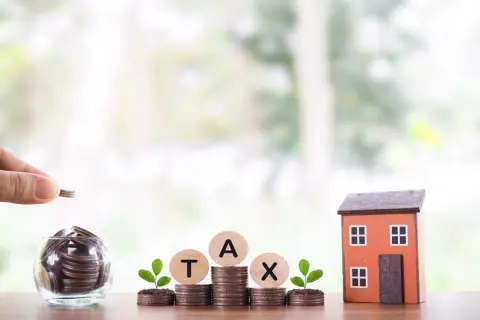 “空き家を解体”したら、固定資産税が「年間10万円」も上がった！ なぜか「壊した建物分」にも課税されてたけど“過大徴収”は返してもらえる？「存在しない建物分」が徴収される理由とは？ 取り戻す手順も解説