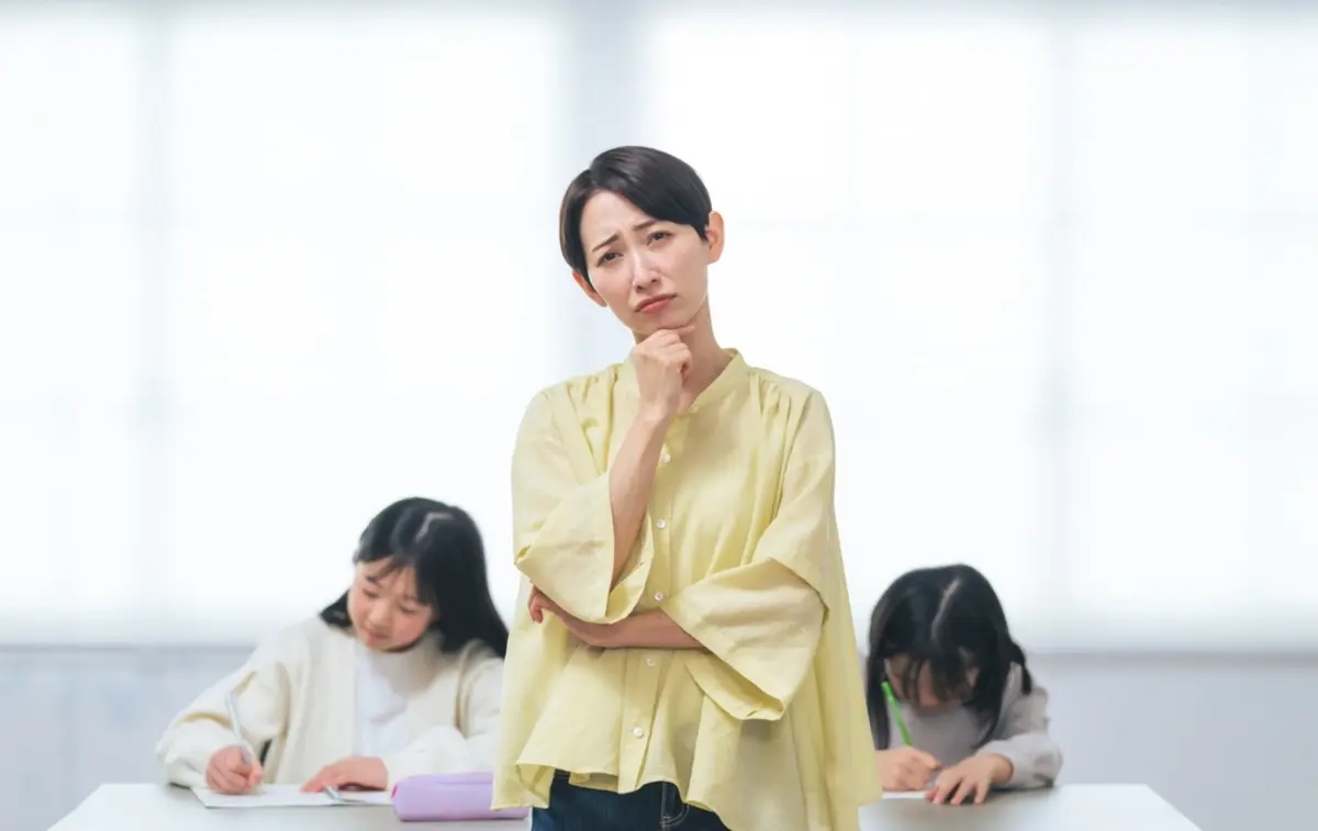 元夫から「養育費を減額する」と連絡がきました。弁護士に相談したものの「養育費の支払いに強制力はない」と言われました。泣き寝入りして減額に応じないといけないのでしょうか？
