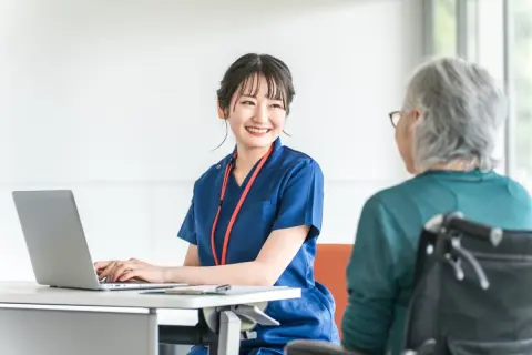 仕事を辞めずに在宅介護を続けるのは無理？ 施設拒否の70代母のために介護サービスをフル活用した場合、毎月の自己負担額はいくらですか？