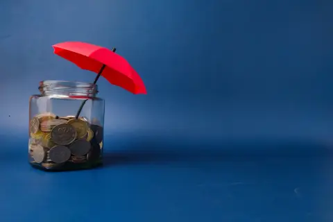 夫婦の老後資金「2000万円」を1つの銀行に預けています。夫は「大手なら心配ない」と言いますが、このまま全額を預けていても問題ないのでしょうか？