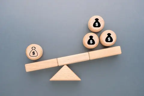夫婦ともに40代、貯金は「1000万円」あります。妻は「子どもの大学費用を優先したい」と言いますが、老後資金も気になります。今ある貯金はどう分けて考えるべきでしょうか？