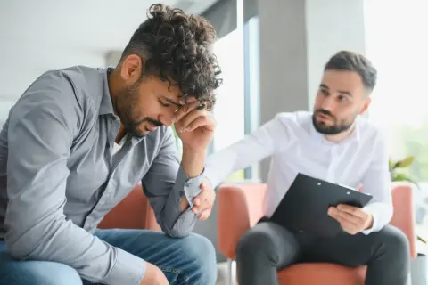 適応障害で休職していますが、復職にはまだ時間がかかりそうです。休職期間は延長できるのでしょうか？ 延長した場合、傷病手当金も受け取れるのでしょうか？