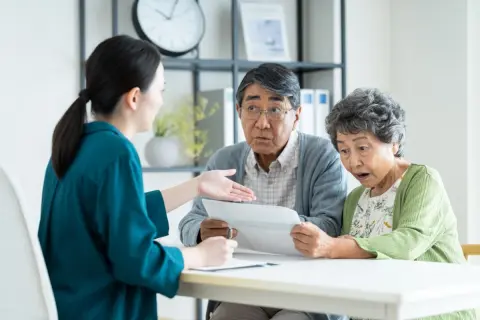 「月給45万円」だった父が60歳で定年退職…「失業給付は月30万円くらい」と計算してたら、ハロワで「月19万5000円」と言われ衝撃！ ここまで減ってしまうのはナゼ!?“受け取れる日数”も確認