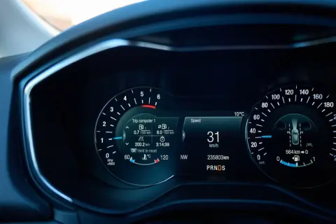 近所の生活道路が「時速30キロ」になったと知りませんでした。以前と同じ速度で走って違反した場合、反則金はいくらかかるのでしょうか？