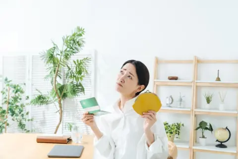 夫は「NISAの非課税枠を余らせるのはもったいない」と、私名義の口座へ毎年「120万円」を入金しています。夫のお金で運用しても大丈夫なのでしょうか？
