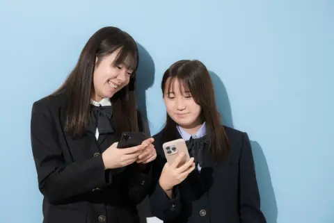 中学生の子どもに「最新のスマホが欲しい」と言われました。本体価格「12万円」の機種を持たせる必要はあるのでしょうか？
