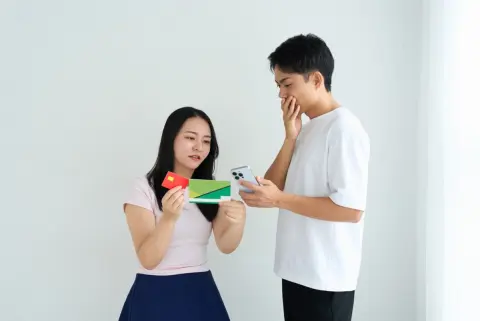給与口座を30年間変えておらず、貯金は「1000万円」に。妻は「金利が高い銀行へ移したほうがいい」と言いますが、一度に「1000万円」を別の銀行へ移しても問題ないのでしょうか？