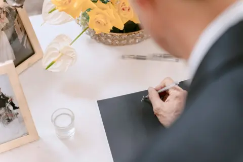 結婚式の受付後「ご祝儀が空っぽだった」と言われショック！「自分は盗んでない」と伝えましたが、善意で引き受けたのに不快な気分に…親しくても“お金の絡むこと”は断るべきだったでしょうか？